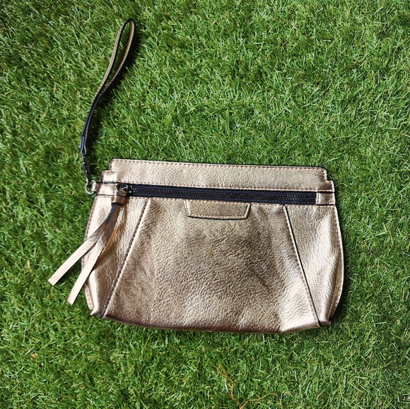 Express Handbags - Metallic Express Wristlet